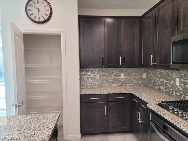 Building Photo - 9149 Cocowoods Pl