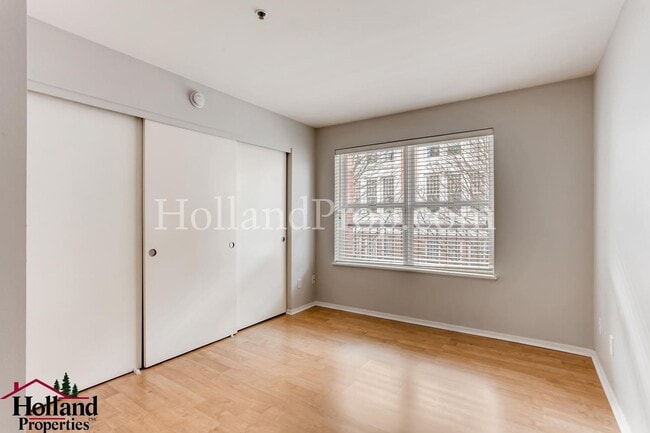 Building Photo - Modern 2-Bedroom Apartment in the Heart of Downtown NEW SUPER PRICE at $1,795!