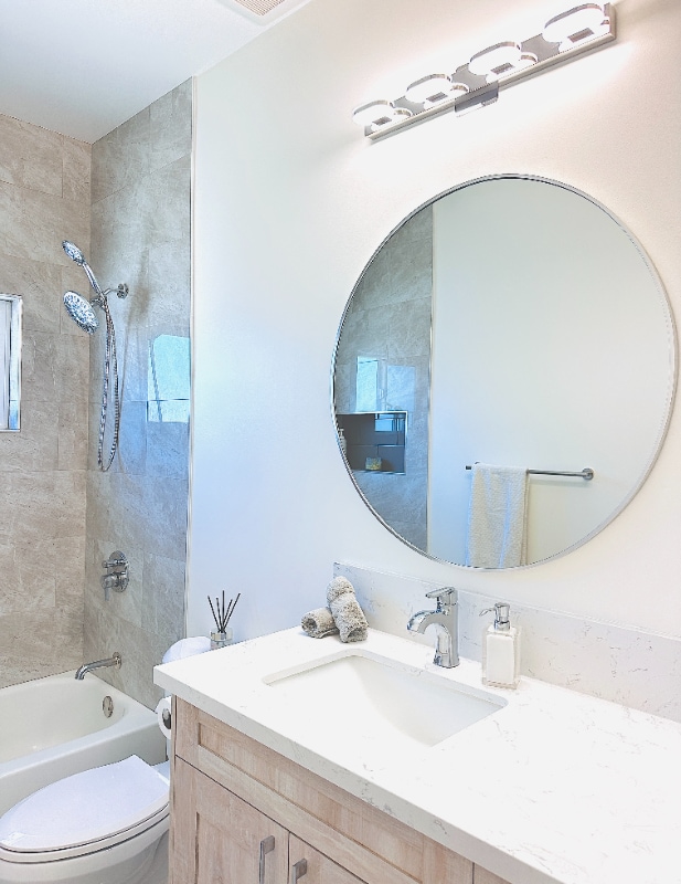 Building Photo - 8436 Oakdale Ave