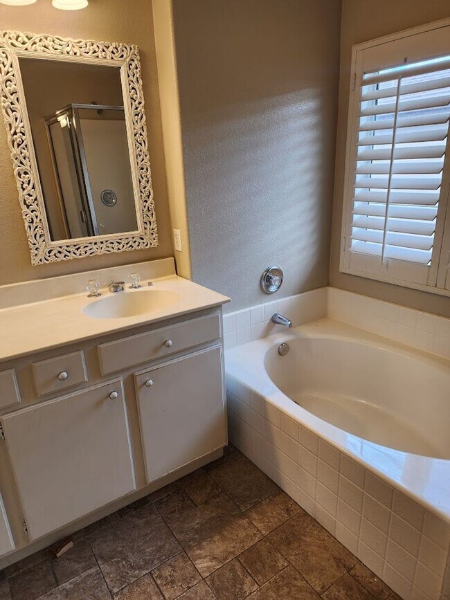 Building Photo - Murrieta 2 Bedroom Townhome + Office, Loft and 2 Car Garage