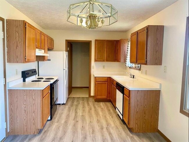 Building Photo - 4855 S Lost St