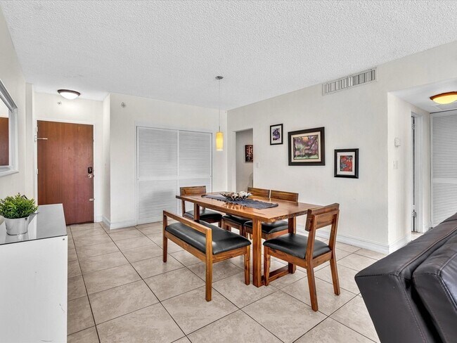 Building Photo - 3901 S Ocean Dr