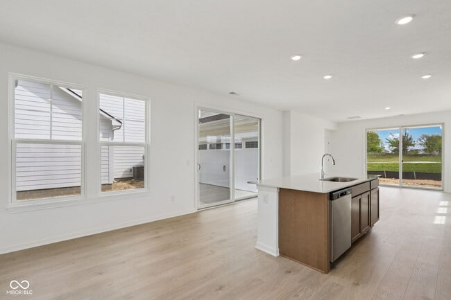 Building Photo - 7417 Peristyle Ln