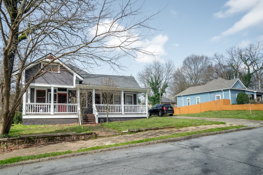 Building Photo - 1433 Desoto Ave SW