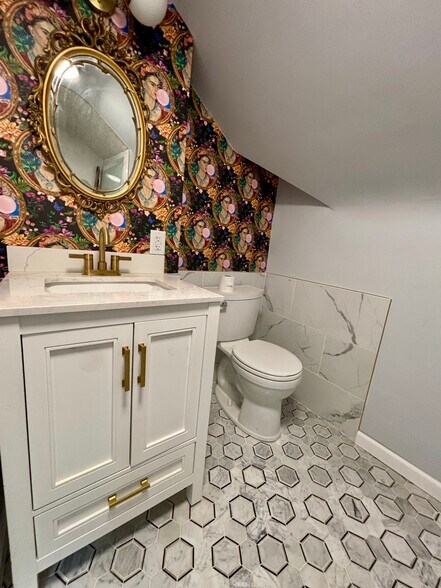 Building Photo - 3327 Alpine Dr