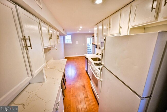 Building Photo - 1601 Marshall St