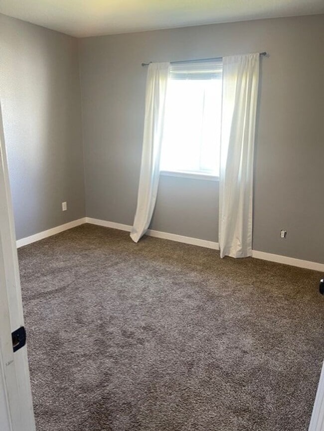 Building Photo - 1604 N Lea St