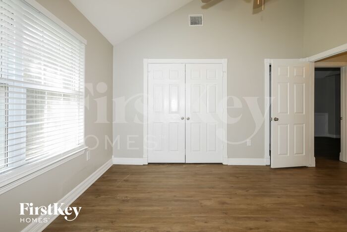 Building Photo - 11730 Twain Dr