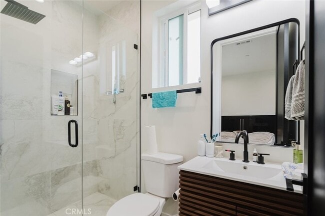 Building Photo - 13540 Hamlin St