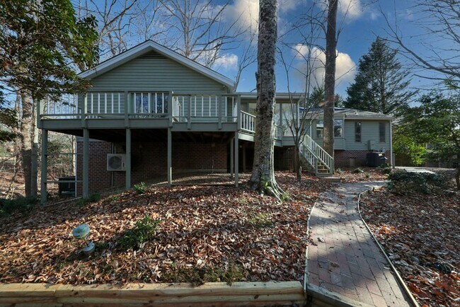 Building Photo - Luxury Kingsmill Treehouse Retreat | 7BR Custom Home with Private Suite