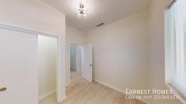 Building Photo - 7252 Glade Ave