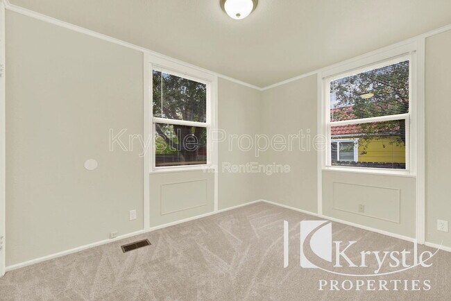 Building Photo - 1047 Valle Vista Ave