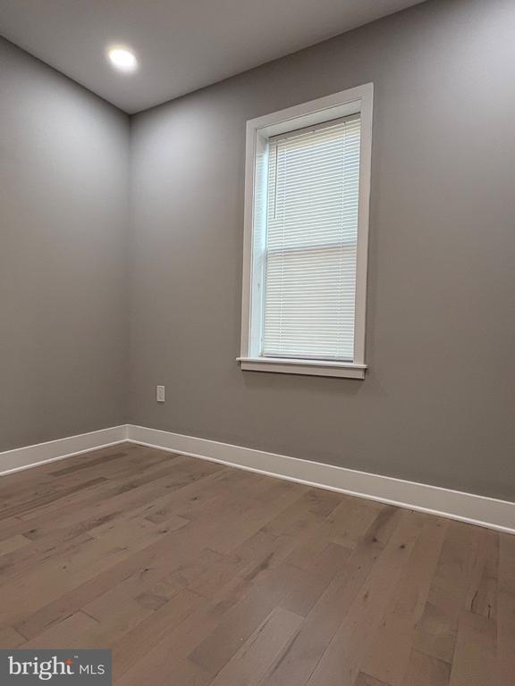 Building Photo - 2840 W Girard Ave