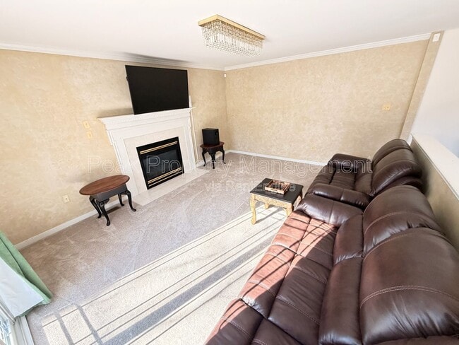 Building Photo - 11809 Sanbury Ln