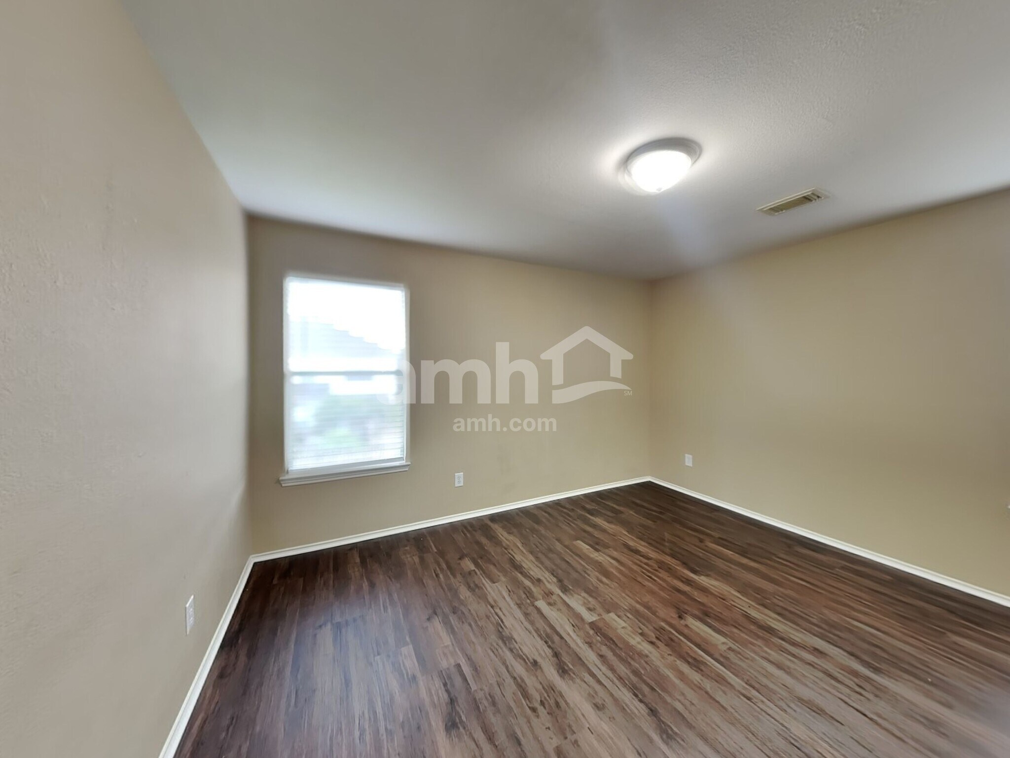 Building Photo - 9618 Lasbury Dr