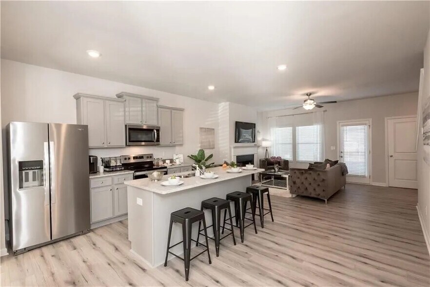 Building Photo - Room in Townhome on Shaffer Ct