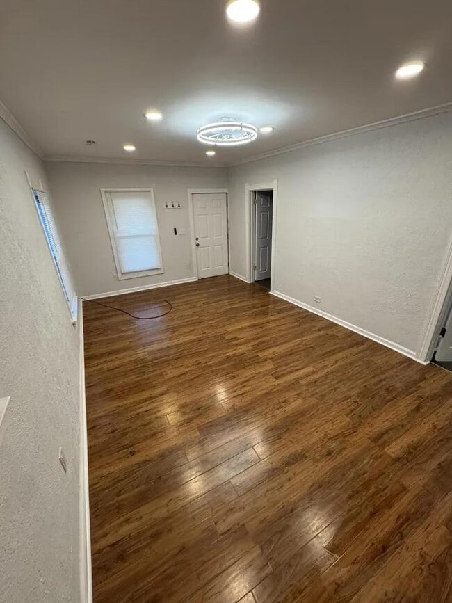 Building Photo - 54 E Sylvania Ave