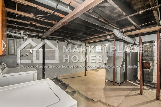 Building Photo - 1101 May St