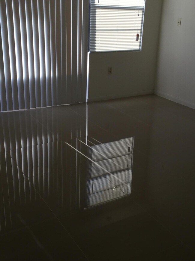 Building Photo - 6654 Villa Sonrisa Dr