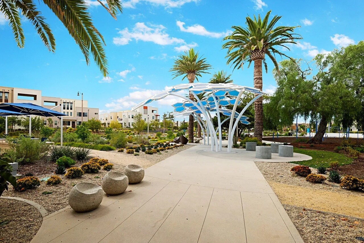 Building Photo - 168 Follyhatch