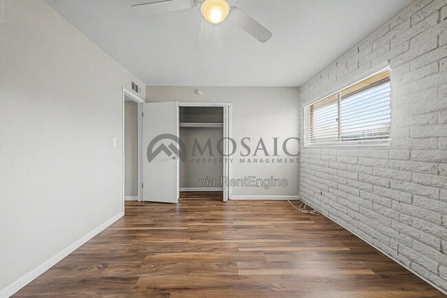 Building Photo - 1204 S McClintock Dr