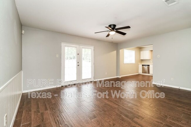 Building Photo - 4256 Ambrose Dr