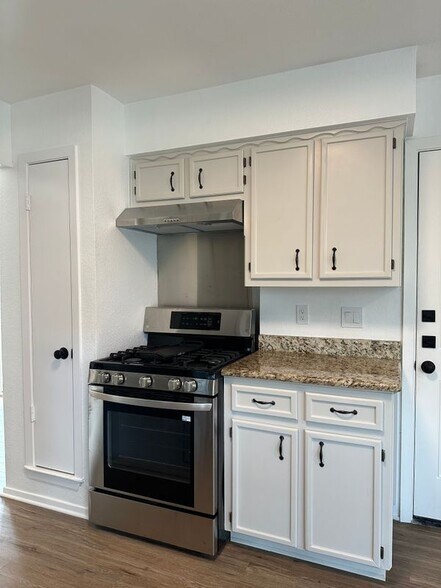 Building Photo - 7621 Scenic Brook Dr