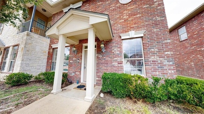 Building Photo - 332 Forest Dr Loop