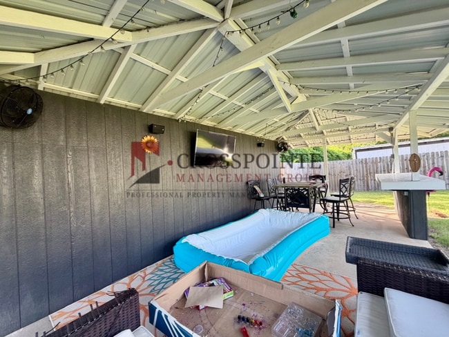Building Photo - Recently remodeled South Tyler Home with Mother in Law Suite