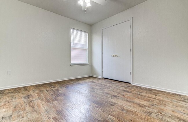 Building Photo - 7505 Aspen Brook Dr