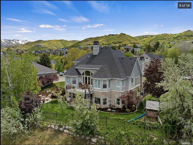 Building Photo - 49 E Fairway Dr