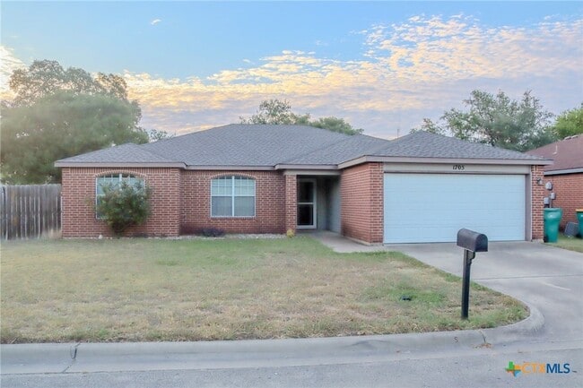 Building Photo - 1705 Liberty Hill Dr