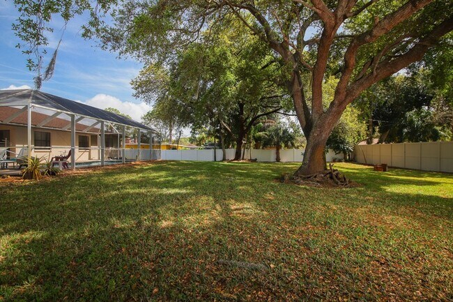 Building Photo - Englewood Annual Pool Home for Rent