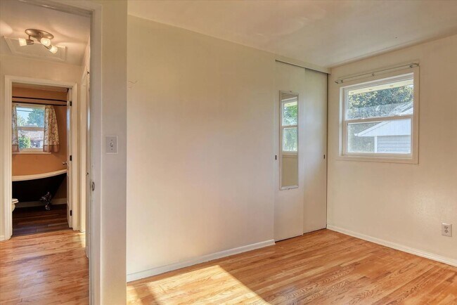 Building Photo - Beautiful 3bed/2 bath home in the heart of Shadle Park - coming soon