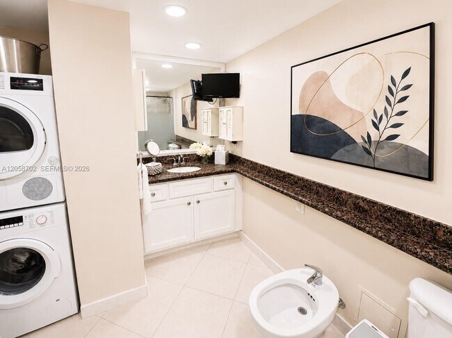 Building Photo - 5600 Collins Ave