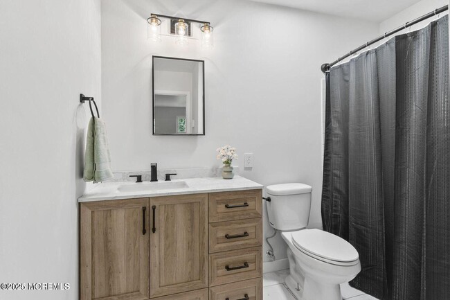 Building Photo - 6B Bayberry Ln