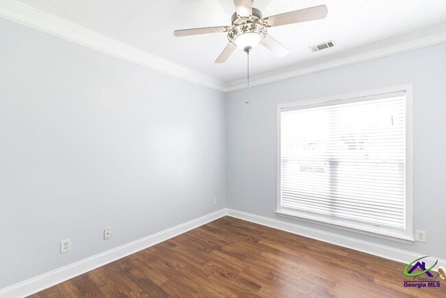Building Photo - 217 Sedgebrooke Dr