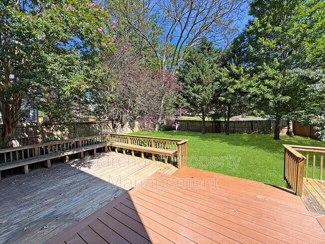 Building Photo - 110 Golden Crest Ct