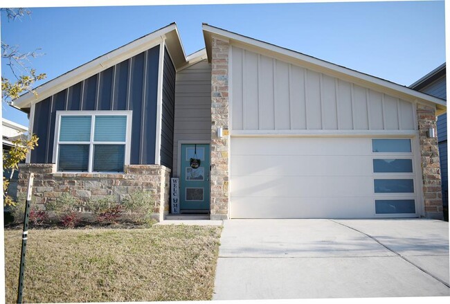 Building Photo - 128 Cupreata Ln