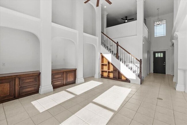 Building Photo - 3/2 Southside over 2000 sqft