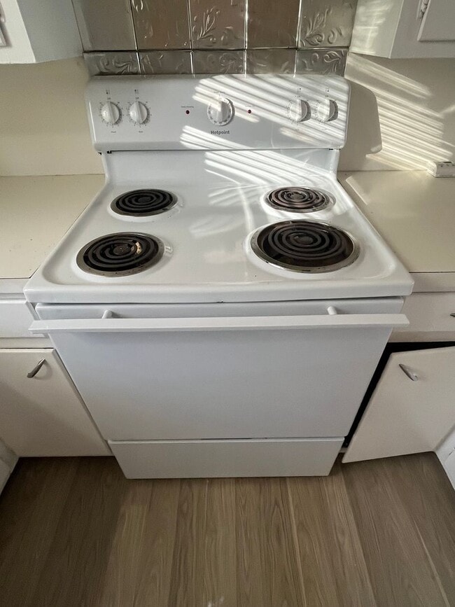 Building Photo - 1610 58th St