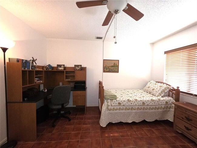 Building Photo - 804 Palm Harbor Ct