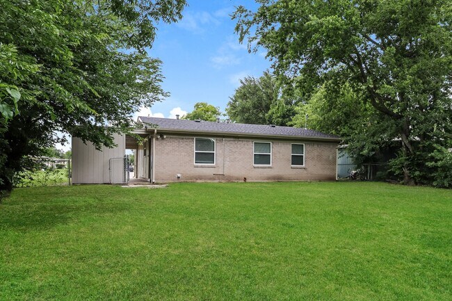 Building Photo - 2 BR/1BA | Newly Renovated Single Family Home | 1-Car Covered Parking | Gated backyard