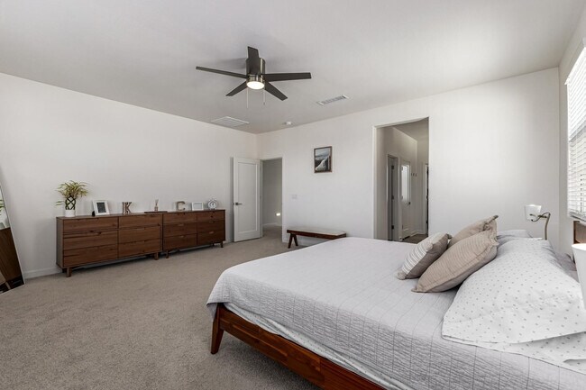 Building Photo - 4509 N 197th Ln