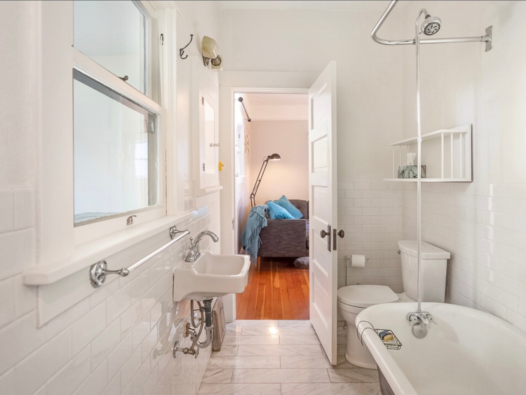 Beautiful claw foot tub - 210 W 32nd St