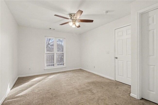 Building Photo - 225 Warm Springs Cir