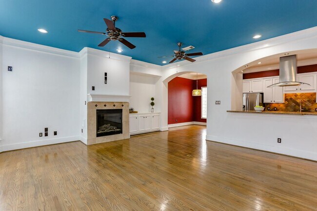 Building Photo - 306 Enid St