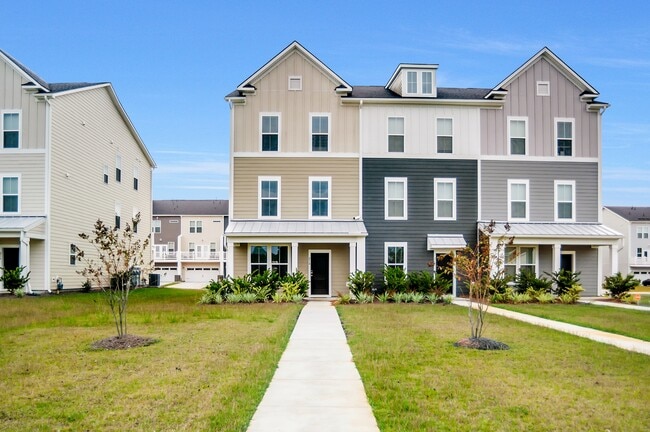 Building Photo - 214 Yorkshire Dr