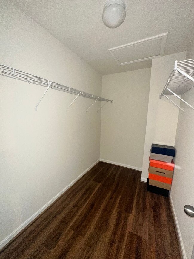 Building Photo - Spacious 4-Bedroom Home – Available Now!