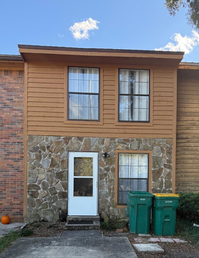 Primary Photo - 226 Pelham Rd